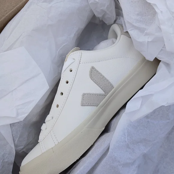 Veja Campo Chromefree Leather Athletic/Lifestyle Casual Shoes Size 37 EU/6 USA - Picture 1 of 11